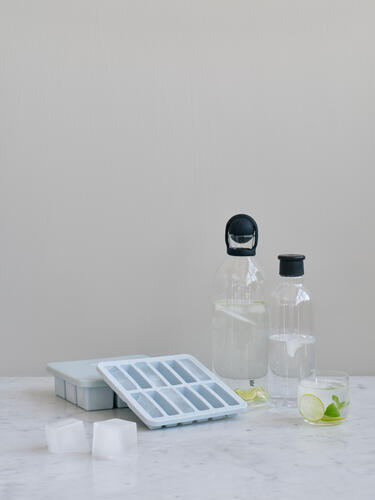 Rig-Tig Isterningbakke med låg, stor - lyseblå - Bahne